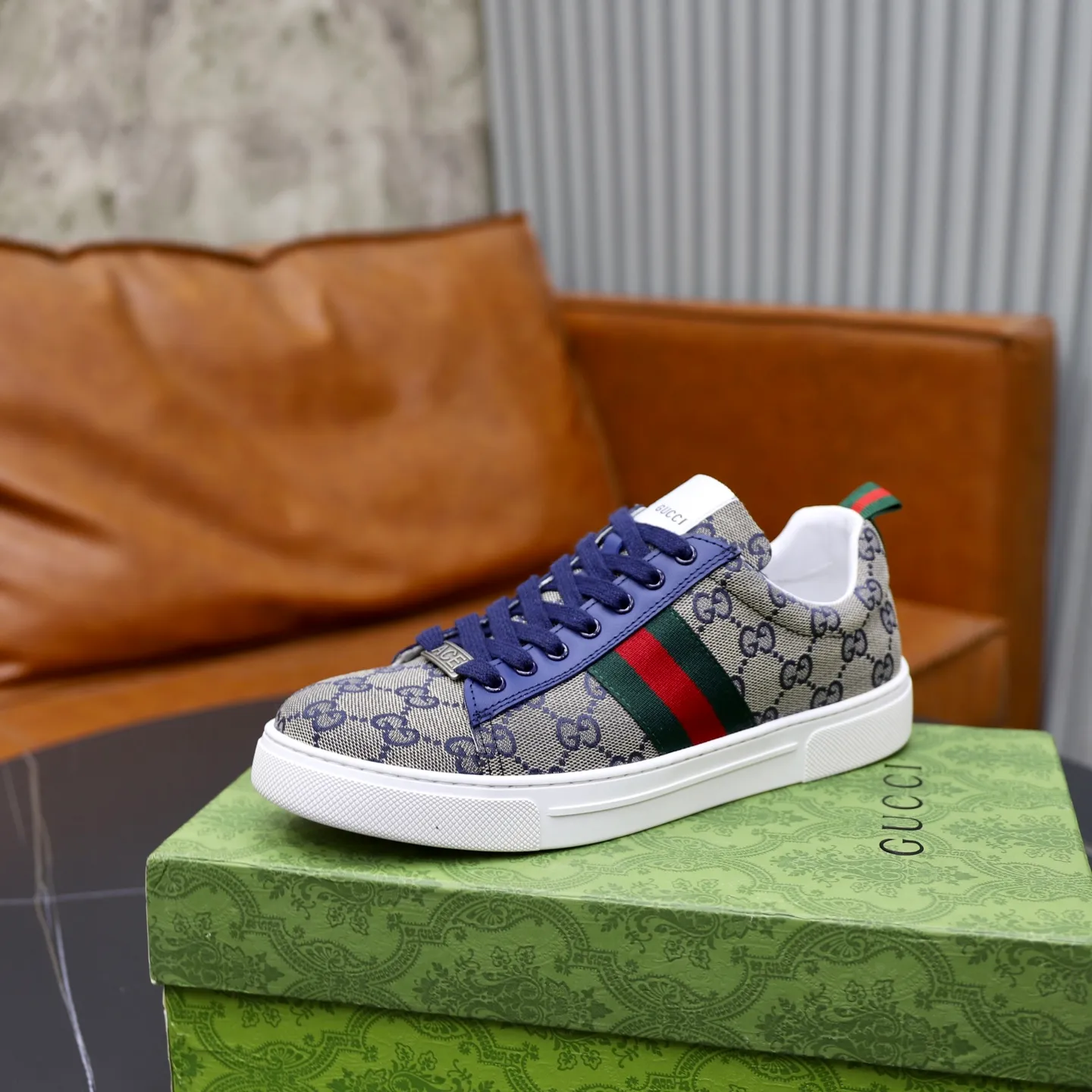 Ex-factory price: 440💰🙅‍♂️🙅‍♂️🙅‍♂️ Brand: GUCCI Standard code: 38-44 (45 customized) Grade: Same as the official website Material: Original material splicing Comfortable and breathable lining Lightweight and wear-resistant sports outsole Style category: Men's fashionable casual shoes Running sneakers Distinguished luxury brand elements Top luxury Color: actual picture color